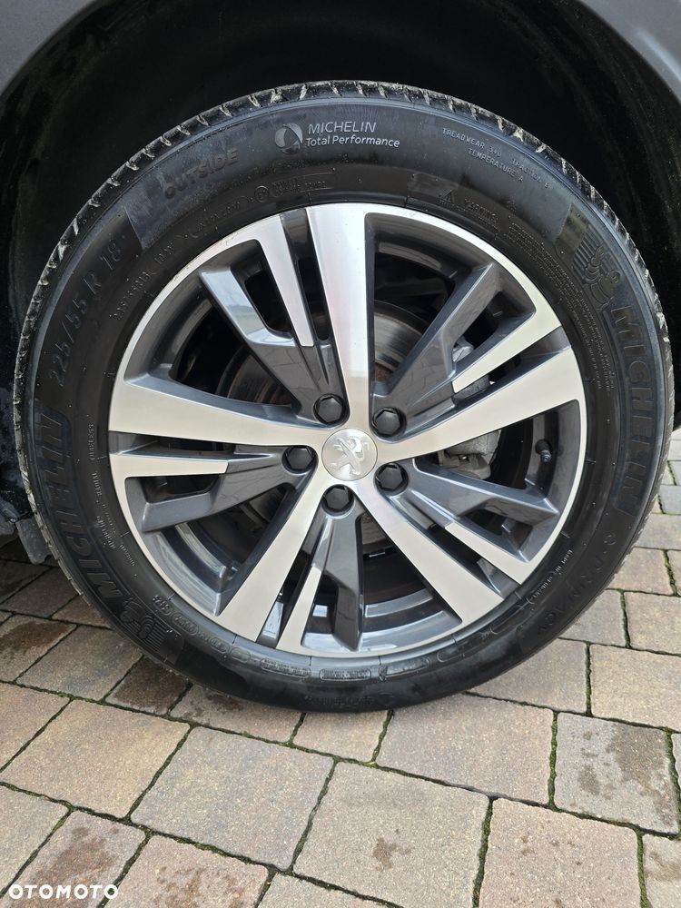 Peugeot 3008 1.5 BlueHDi Active Pack S&S EAT8 - 28