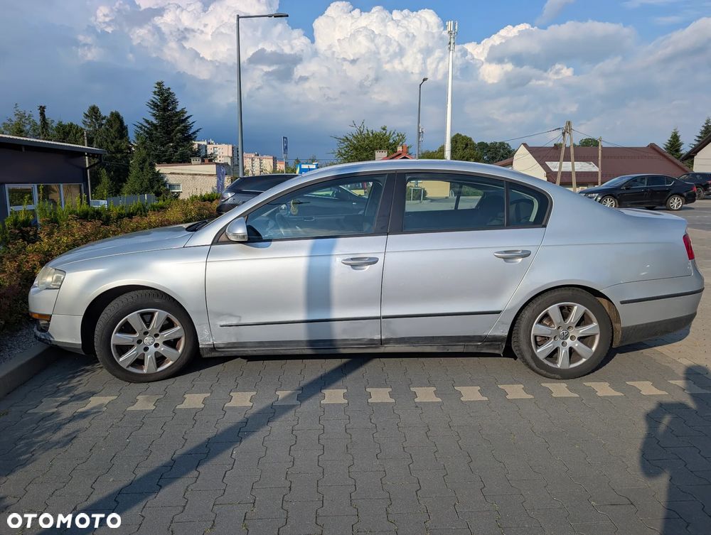 Volkswagen Passat - 4