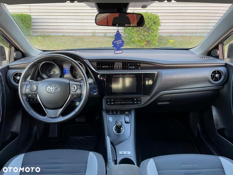 Toyota Auris 1.8 HSD Luna - 32