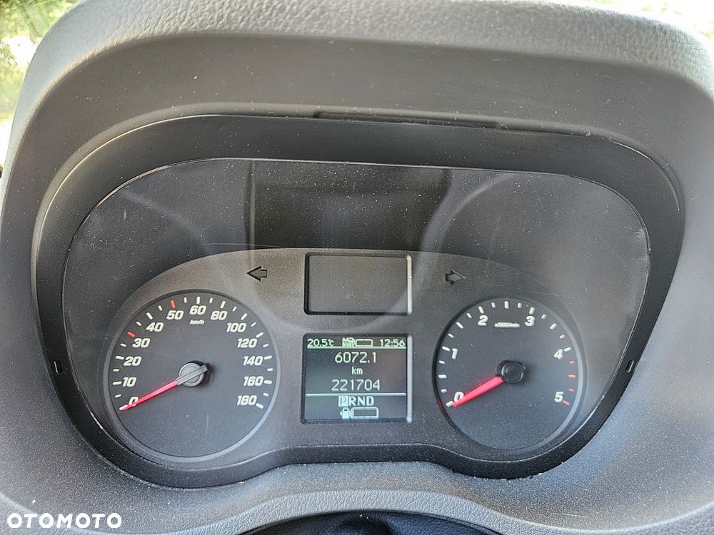 Mercedes-Benz Sprinter - 11