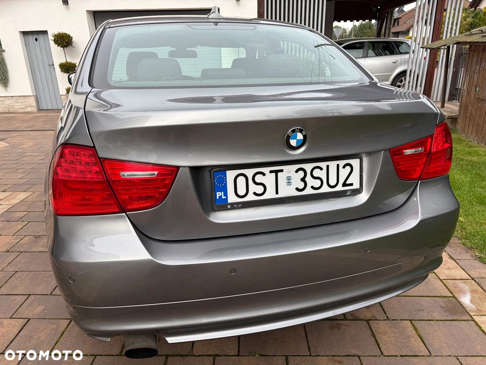 BMW Seria 3 318i - 14