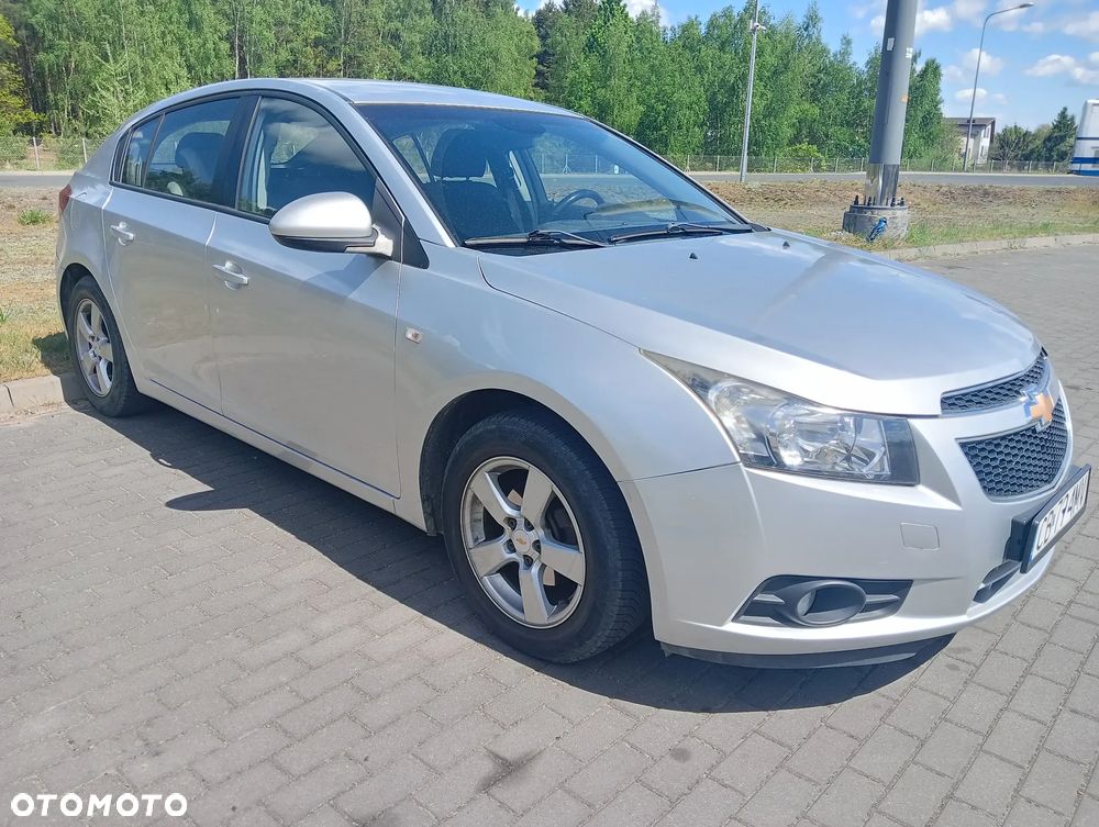 Chevrolet Cruze 1.6 LS+ - 1