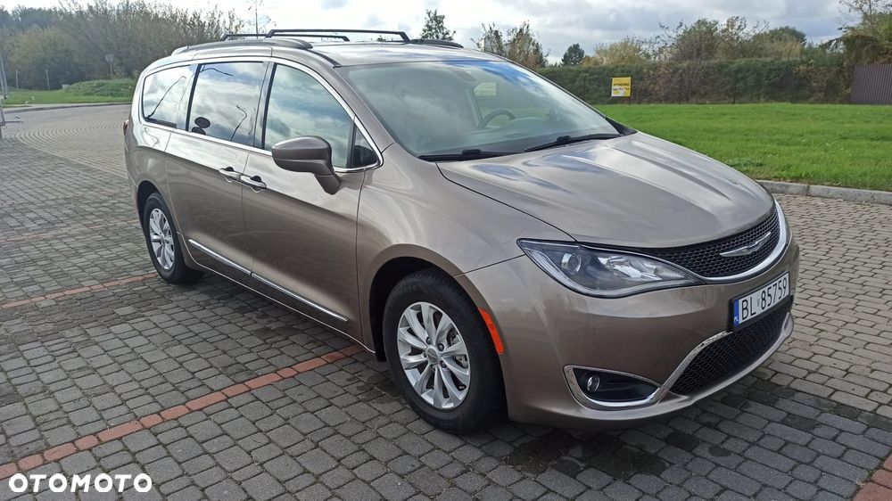 Chrysler Pacifica - 7