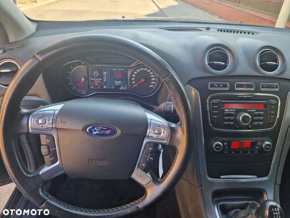 Ford Mondeo 2.0 FF Titanium - 19