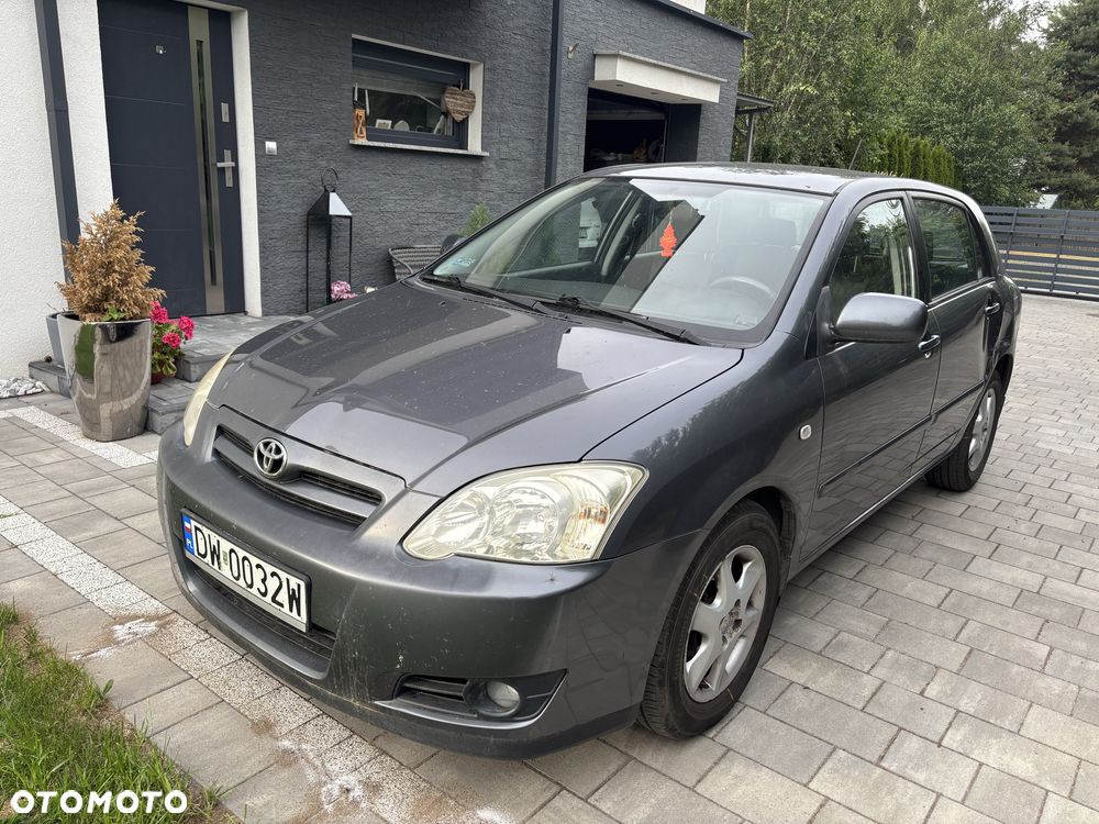 Toyota Corolla - 1