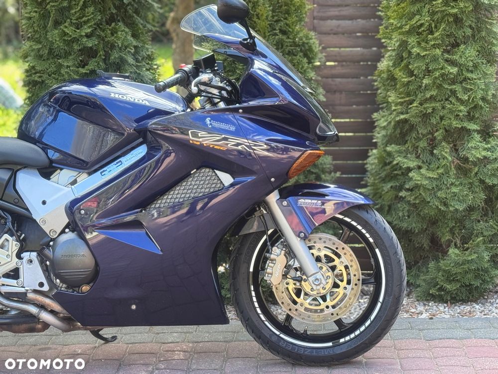 Honda VFR - 9