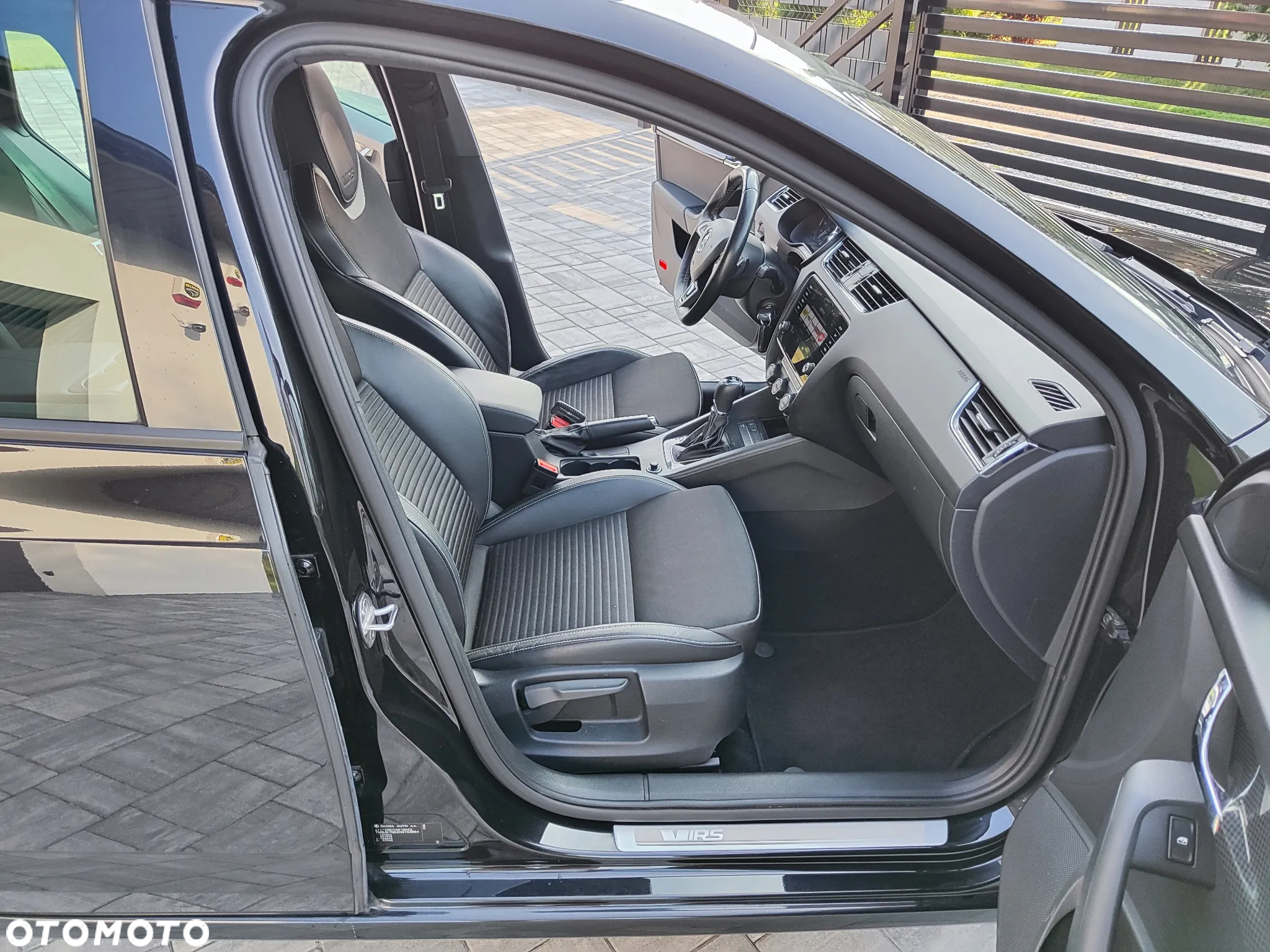 Skoda Octavia Combi 2.0 TDI DSG RS - 16