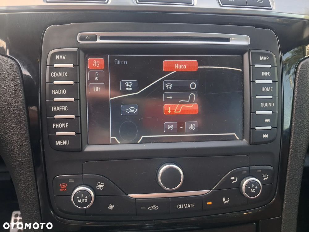 Ford S-Max - 32