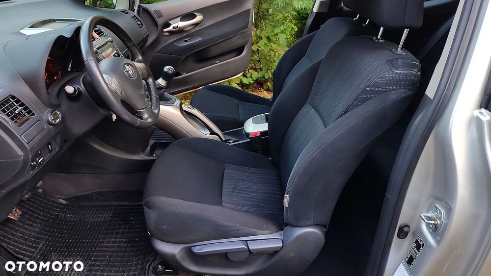 Toyota Auris 1.4 VVT-i Sol - 4