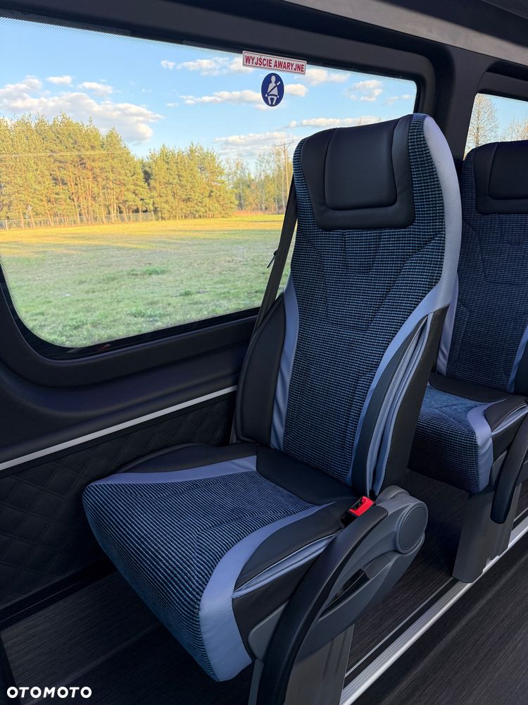 Mercedes-Benz Sprinter 519 - 21