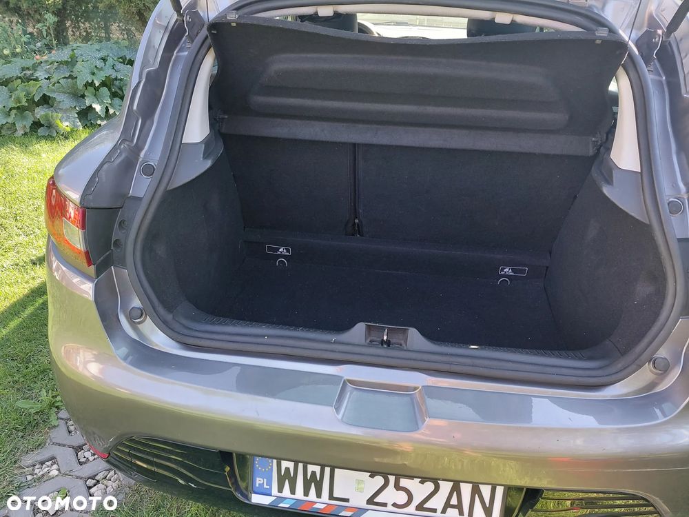 Renault Clio 1.2 16V Life - 9