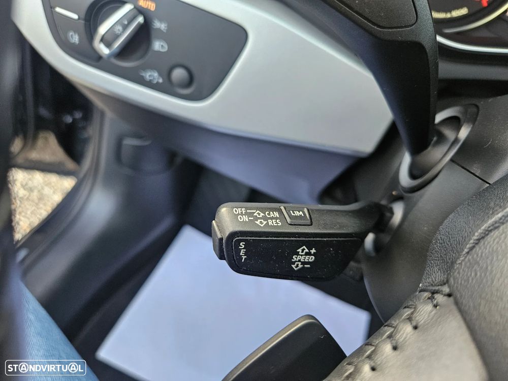 Audi A4 Avant 2.0 TDI Design S tronic - 35