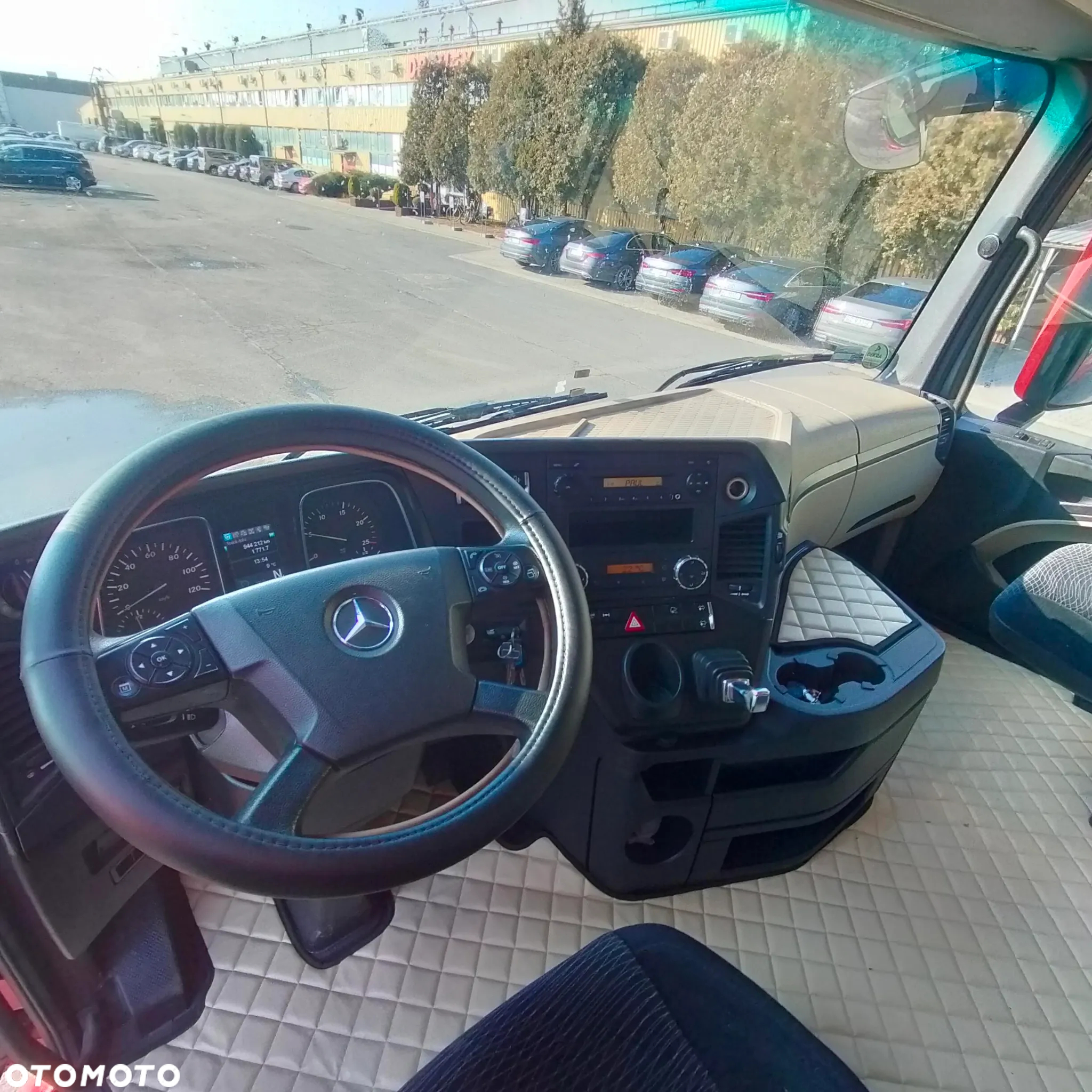 Mercedes-Benz ACTROS - 3
