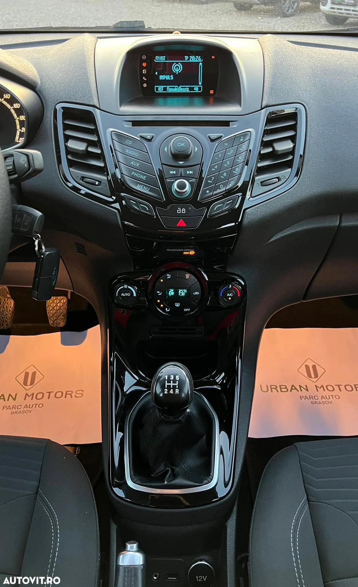 Ford Fiesta 1.5 TDCi DPF Titanium - 8