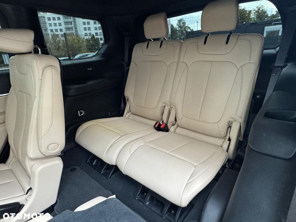 Jeep Grand Cherokee - 17