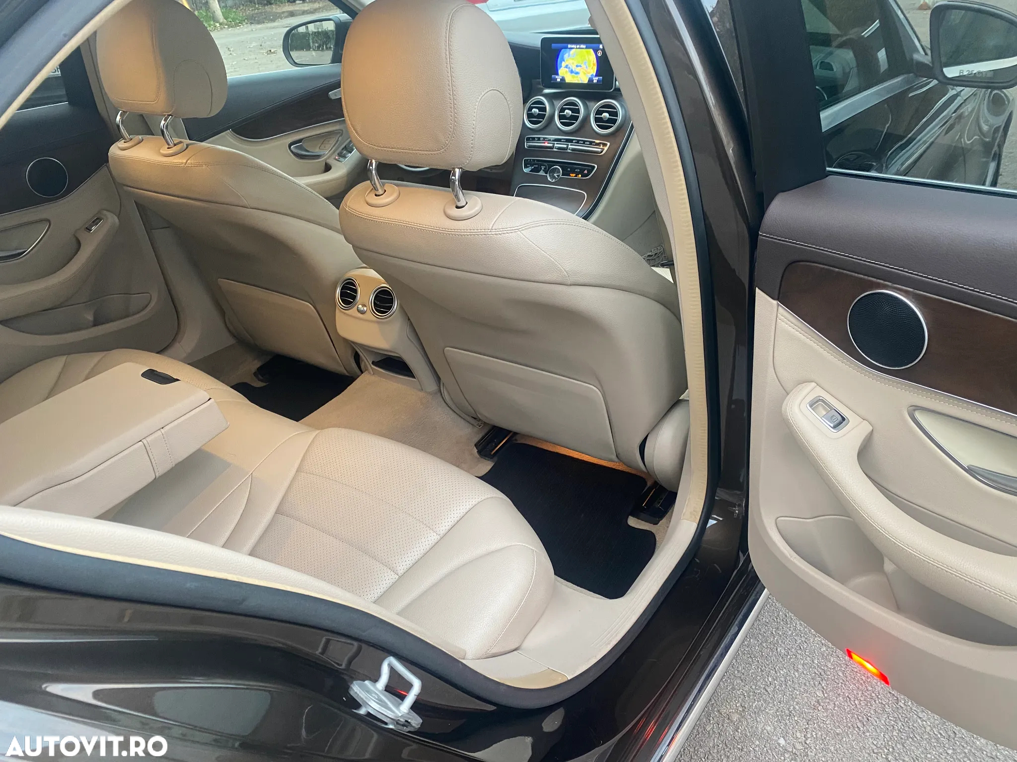 Mercedes-Benz C - 9