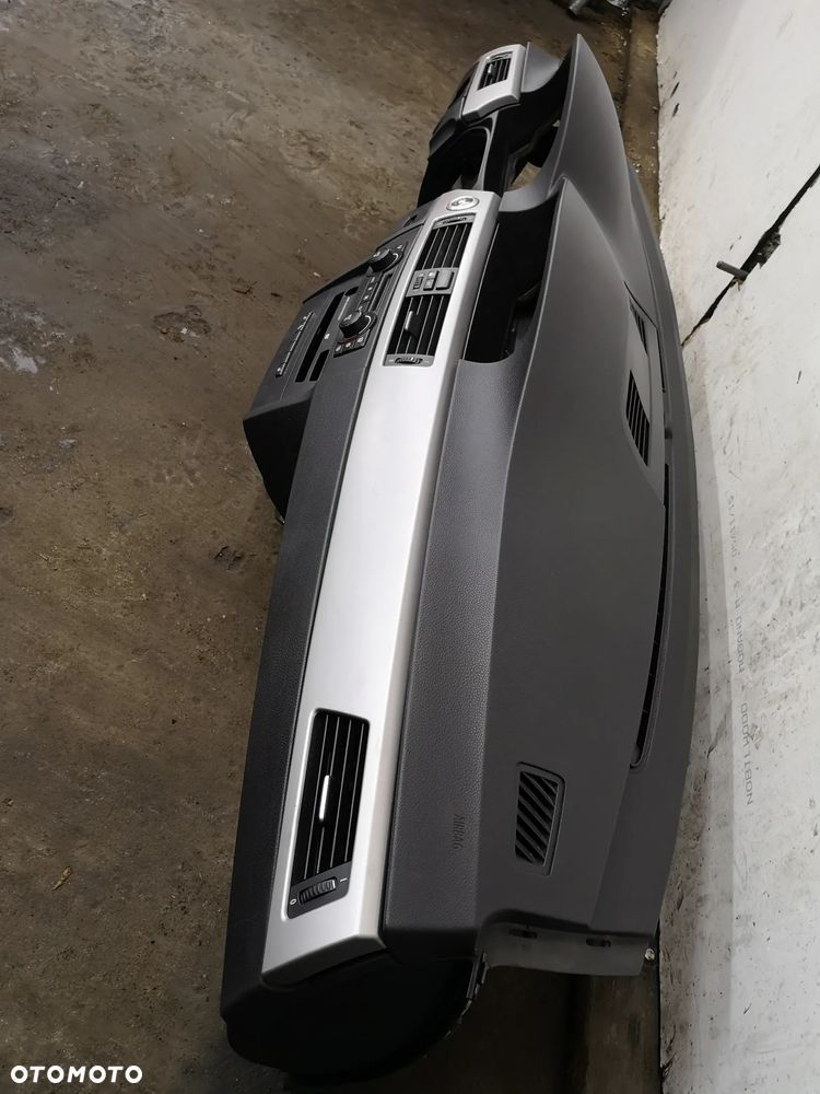 BMW E90 E91 DESKA KOKPIT KONSOLA POD NAWIGACJE ORYGINAŁ PULPIT - 2