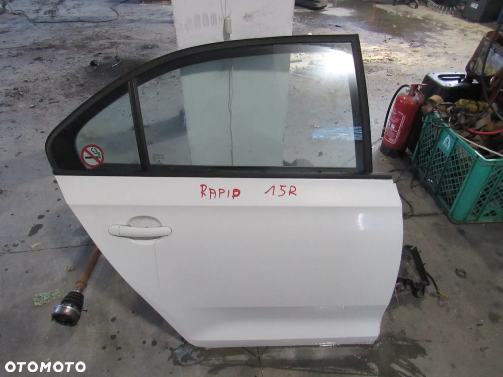 skoda rapid tył prawe drzwi hb 2015r - 1