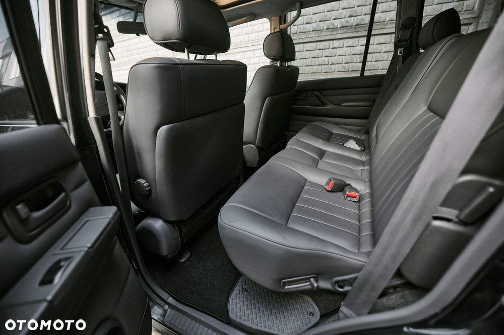 Toyota Land Cruiser - 17