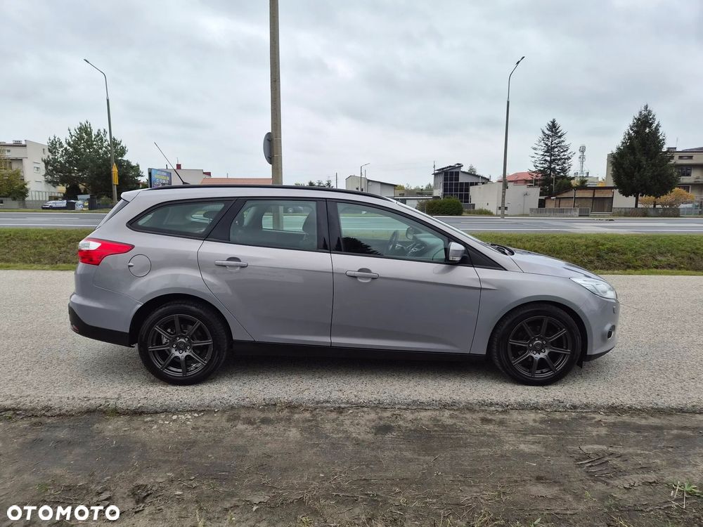 Ford Focus 1.6 TDCi DPF Start-Stopp-System SYNC Edition - 4