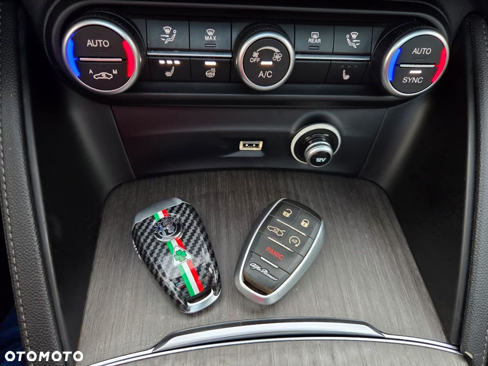Alfa Romeo Stelvio 2.0 Turbo 16V AT8-Q4 Veloce - 24