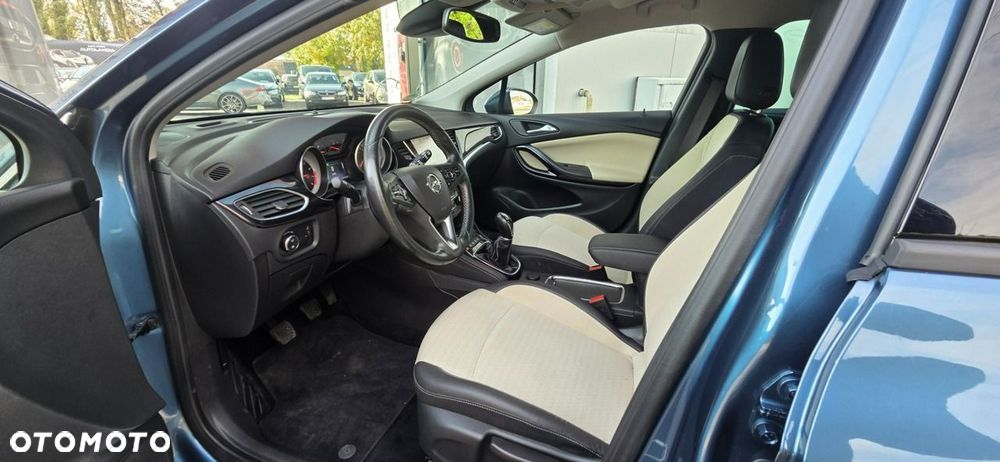 Opel Astra 1.4 T Dynamic S&S - 32