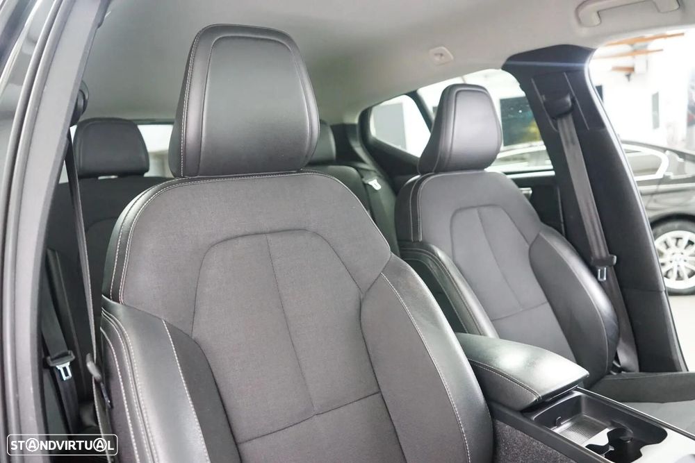 Volvo XC 40 2.0 D3 Momentum - 33