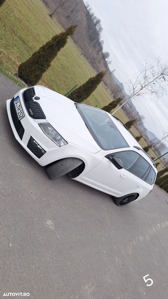 Skoda Octavia Combi 2.0 TDI DSG RS - 1