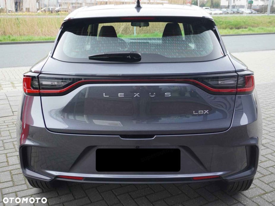 Lexus LBX 1.5 Hybrid - 6