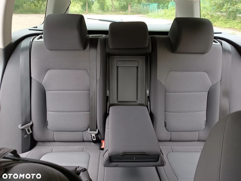 Volkswagen Passat Variant 2.0 TDI DSG BlueMotion Technology Comfortline - 16