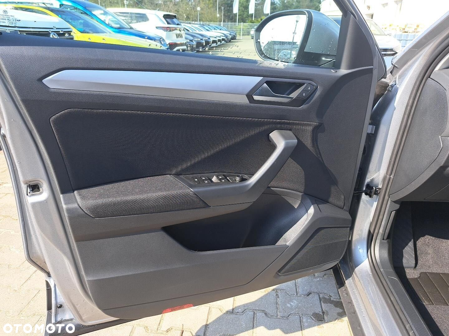 Volkswagen T-Roc - 10