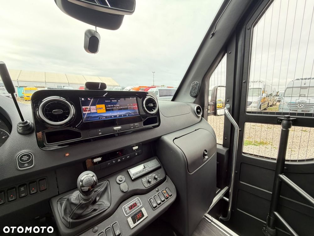Mercedes-Benz Sprinter 519 - 18