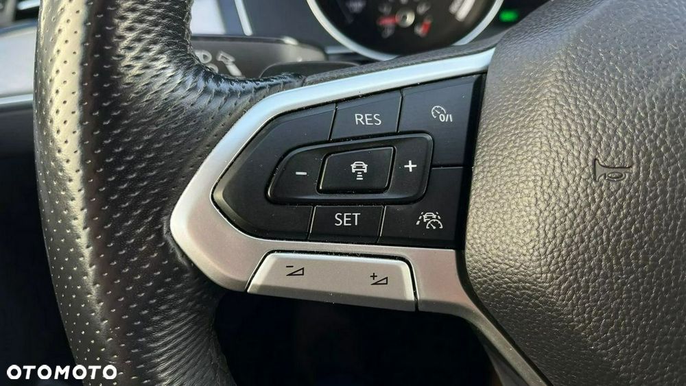 Volkswagen Passat - 17