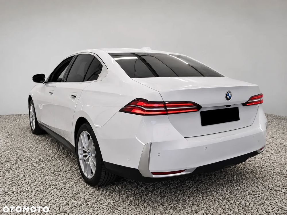 BMW Seria 5 530e xDrive - 5