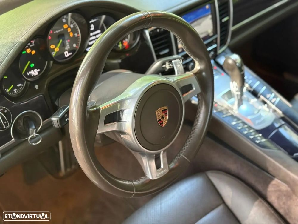 Porsche Panamera - 32