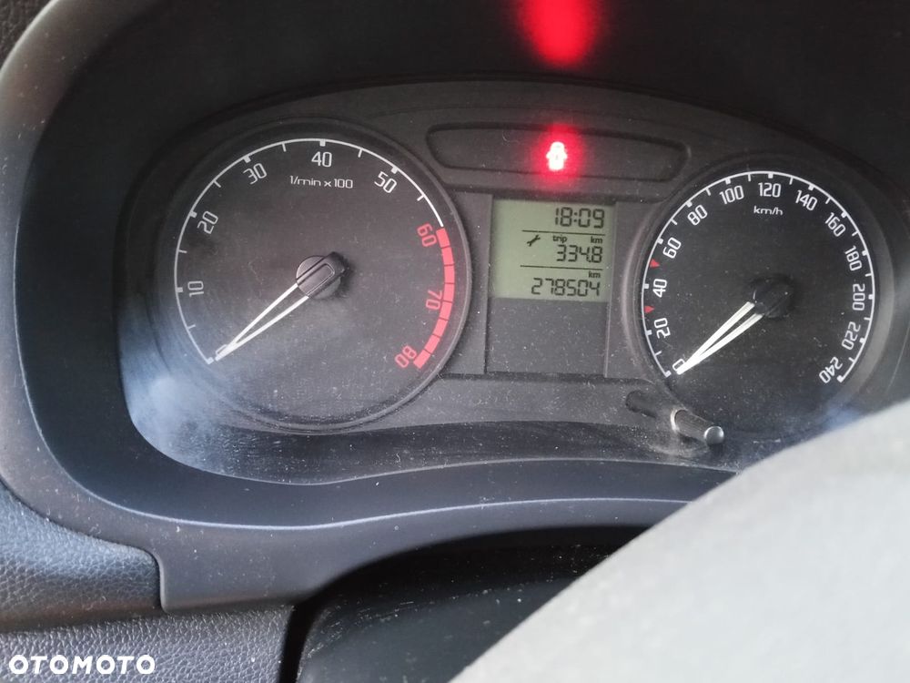 Skoda Fabia 1.4 16V Ambiente - 6