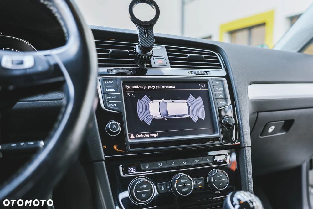 Volkswagen Golf - 18