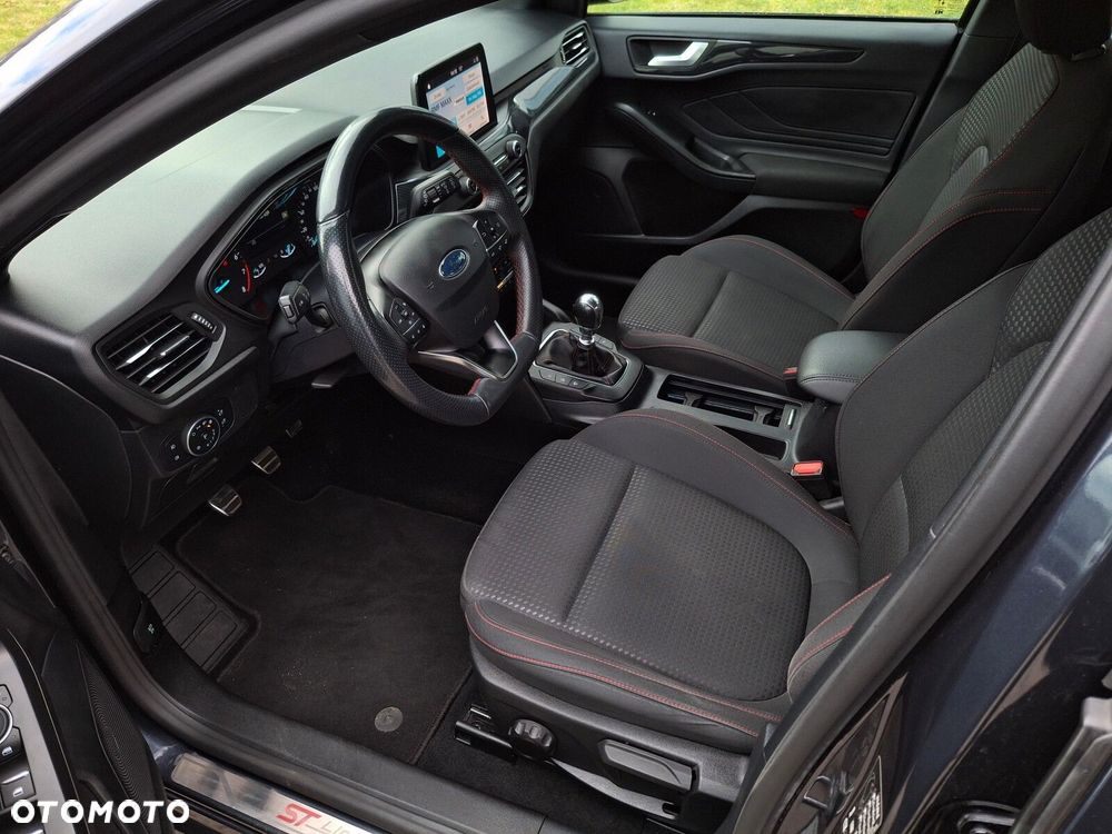 Ford Focus 1.0 EcoBoost ST-Line - 10