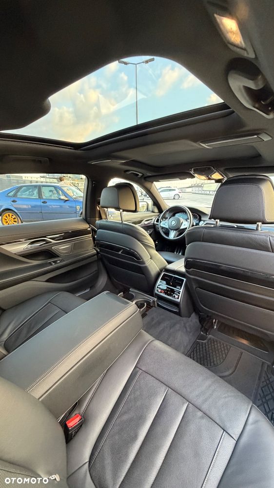BMW Seria 7 740Li sport - 23