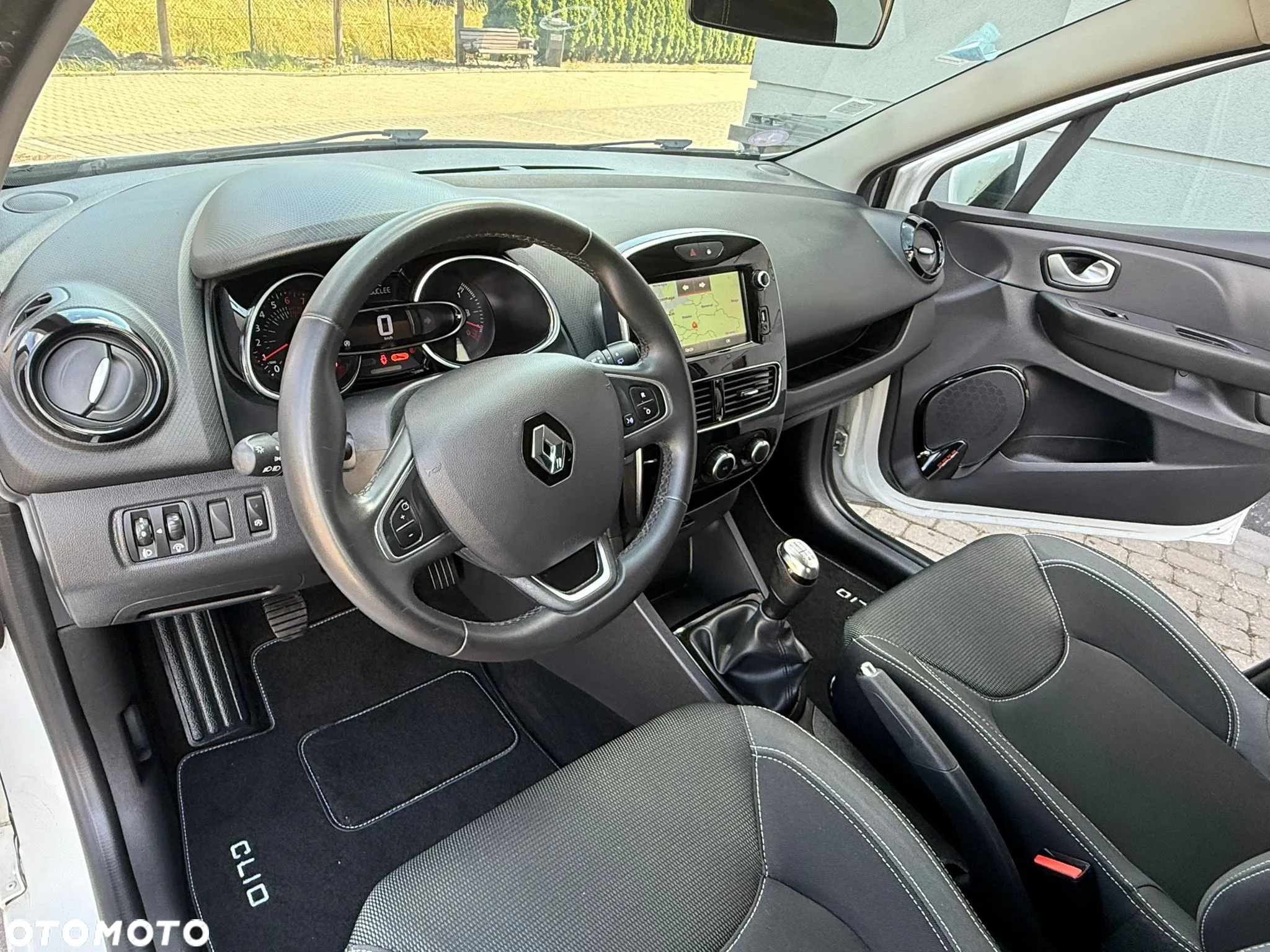 Renault Clio - 6