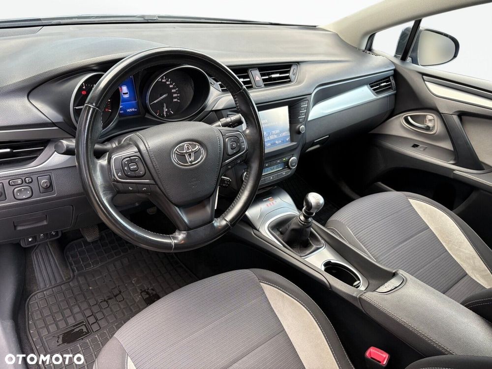 Toyota Avensis 1.8 Premium - 20