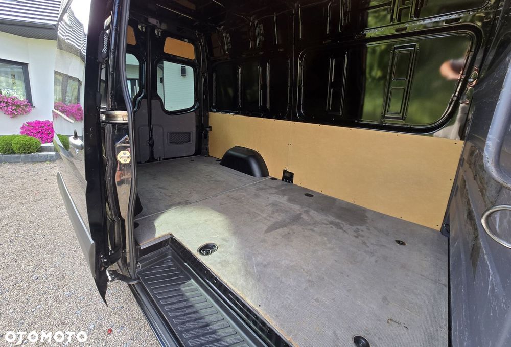 Mercedes-Benz Sprinter - 30