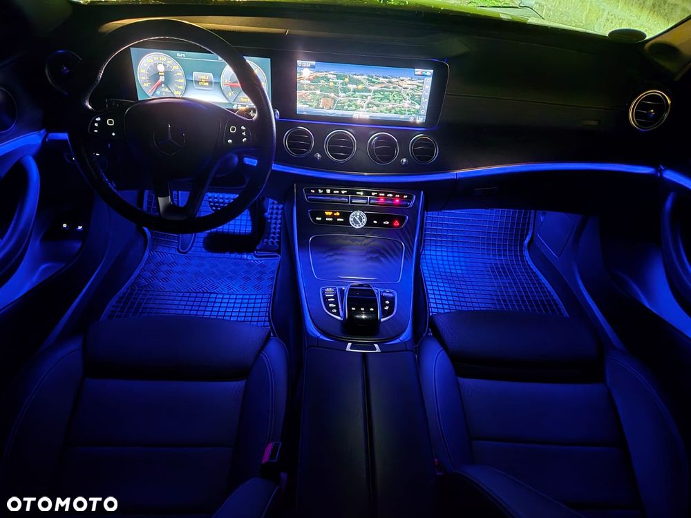 Mercedes-Benz Klasa E 220 d 4-Matic All-Terrain - 20