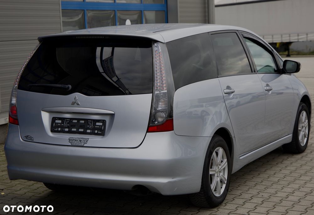 Mitsubishi Grandis 2.0 DI-D 6-Sitzer Intense - 8