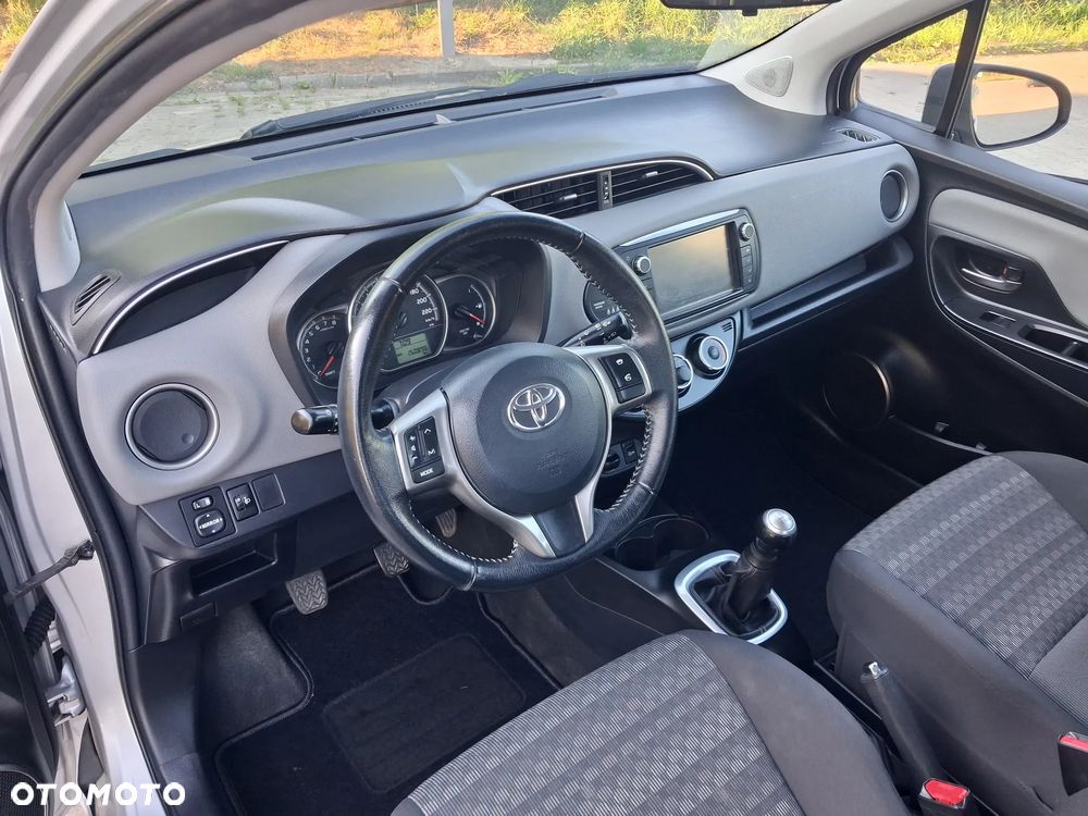 Toyota Yaris 1.0 Premium - 21
