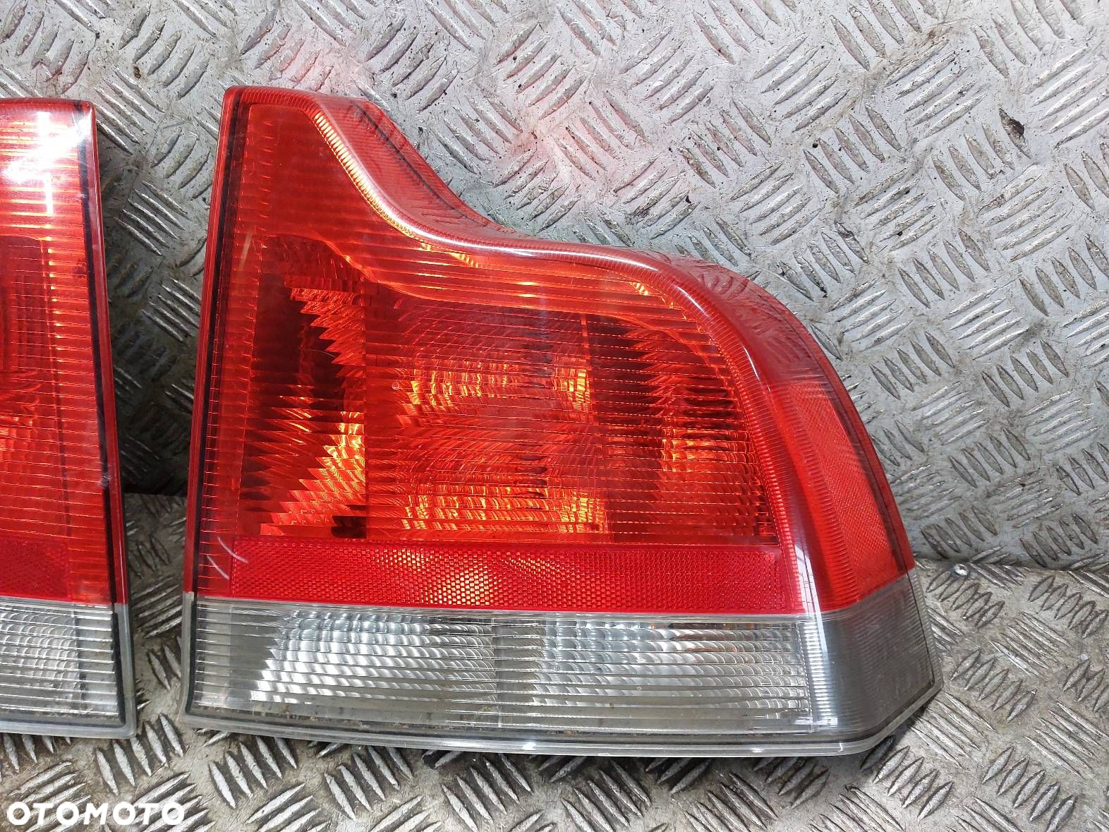 LAMPA LEWY TYŁ + PRAWY TYŁ VOLVO S60 I 8664080 8664079 - 3