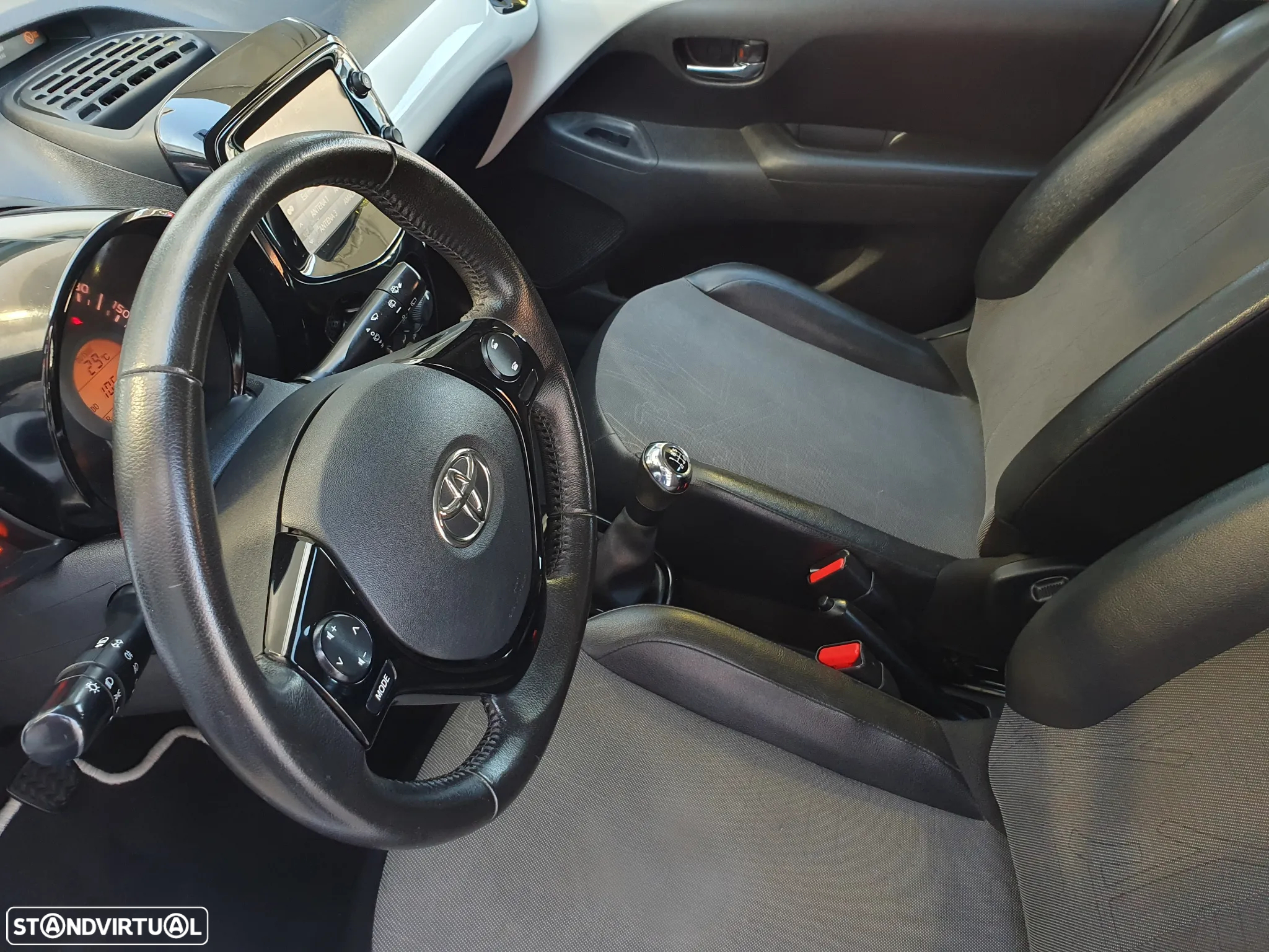 Toyota Aygo 1.0 X-Play+AC+X-Touch - 16