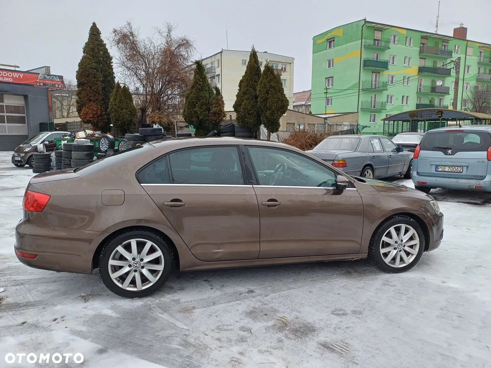 Volkswagen Jetta - 5