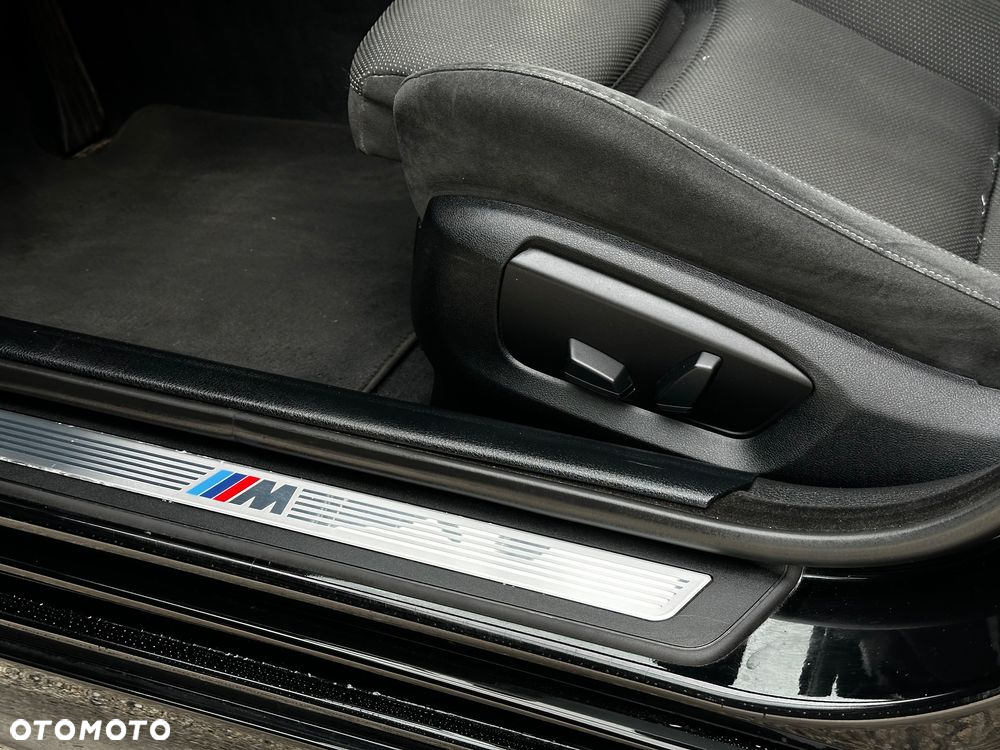BMW Seria 5 520d - 32