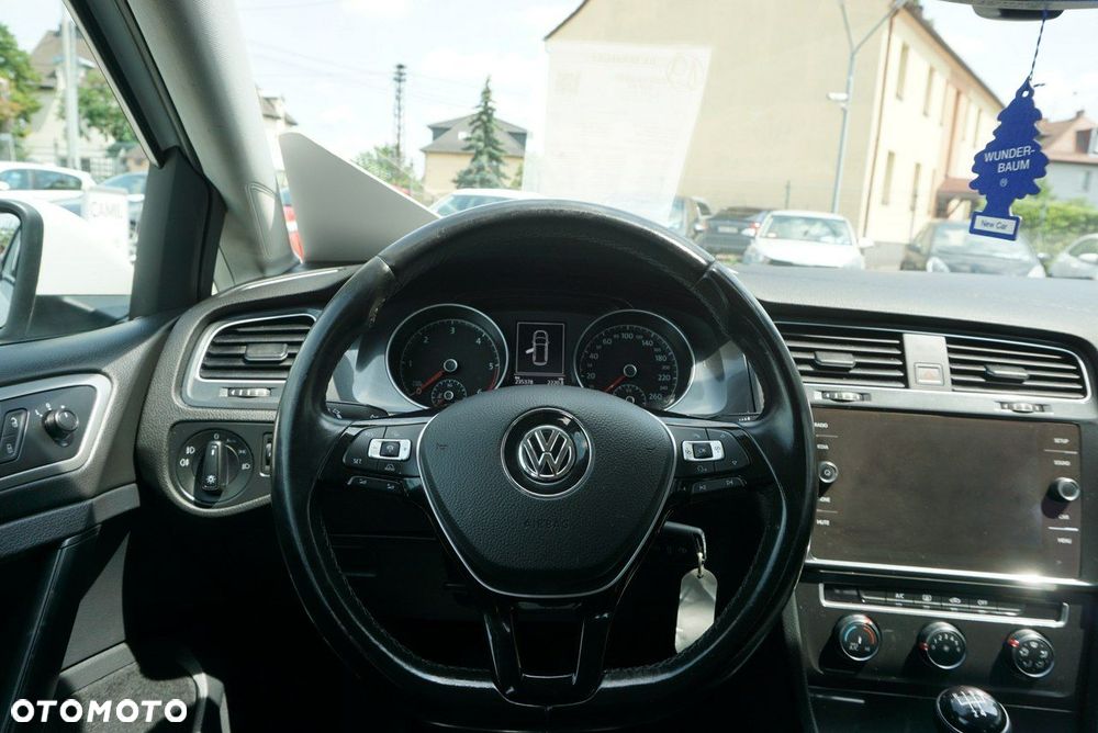 Volkswagen Golf - 12